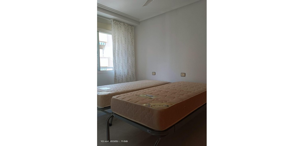 Venta - Apartamento / piso -
Torrevieja - Centro