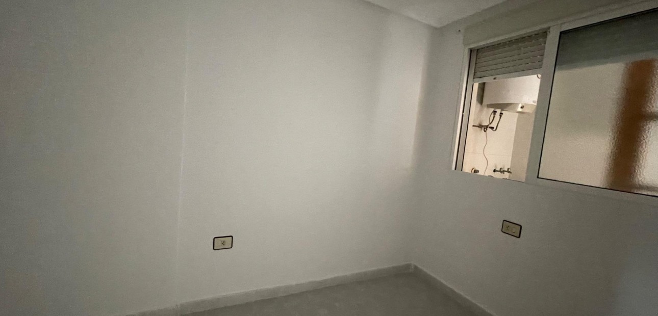 Venta - Apartamento / piso -
Torrevieja - Centro