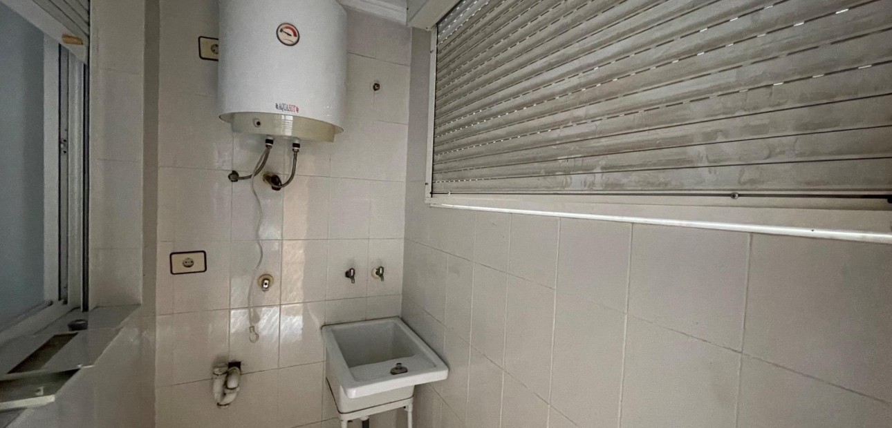 Venta - Apartamento / piso -
Torrevieja - Centro