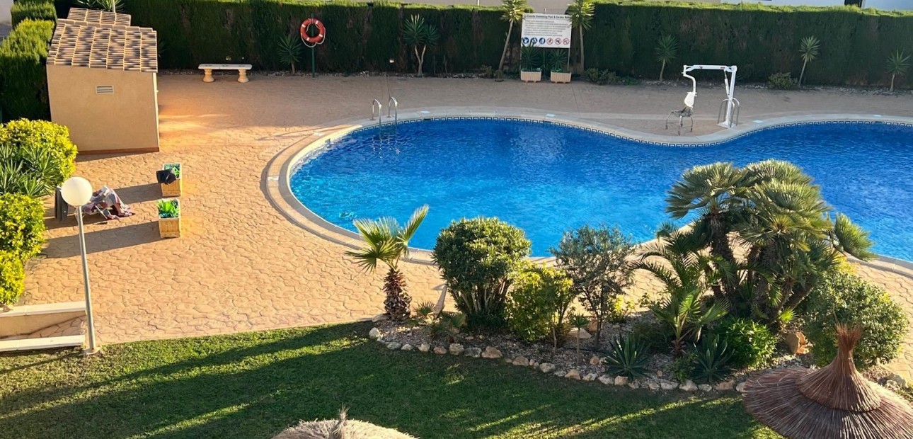 Venta - Villa -
Orihuela Costa - Los Almendros-La Florida
