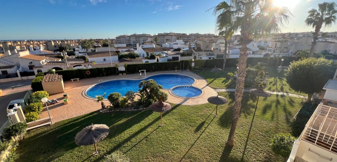 Venta - Villa -
Orihuela Costa - Los Almendros-La Florida