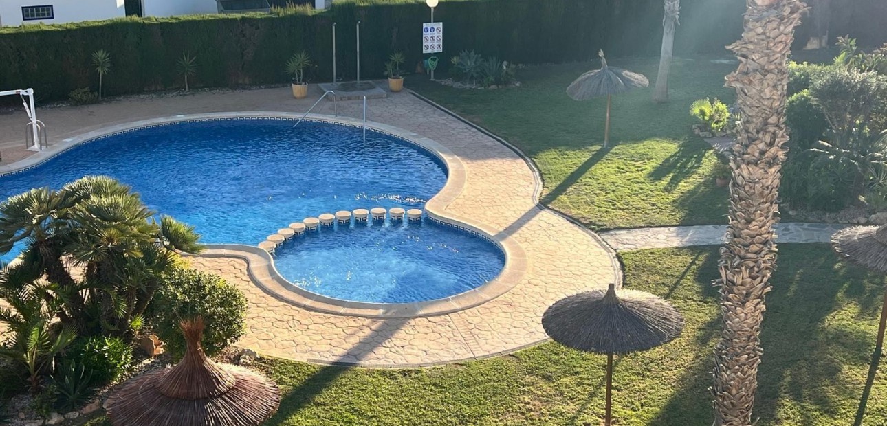 Venta - Villa -
Orihuela Costa - Los Almendros-La Florida