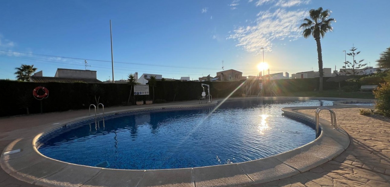 Venta - Villa -
Orihuela Costa - Los Almendros-La Florida