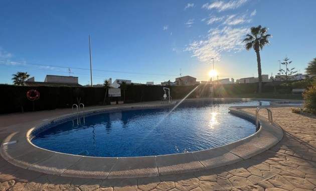 Venta - Villa -
Orihuela Costa - Los Almendros-La Florida