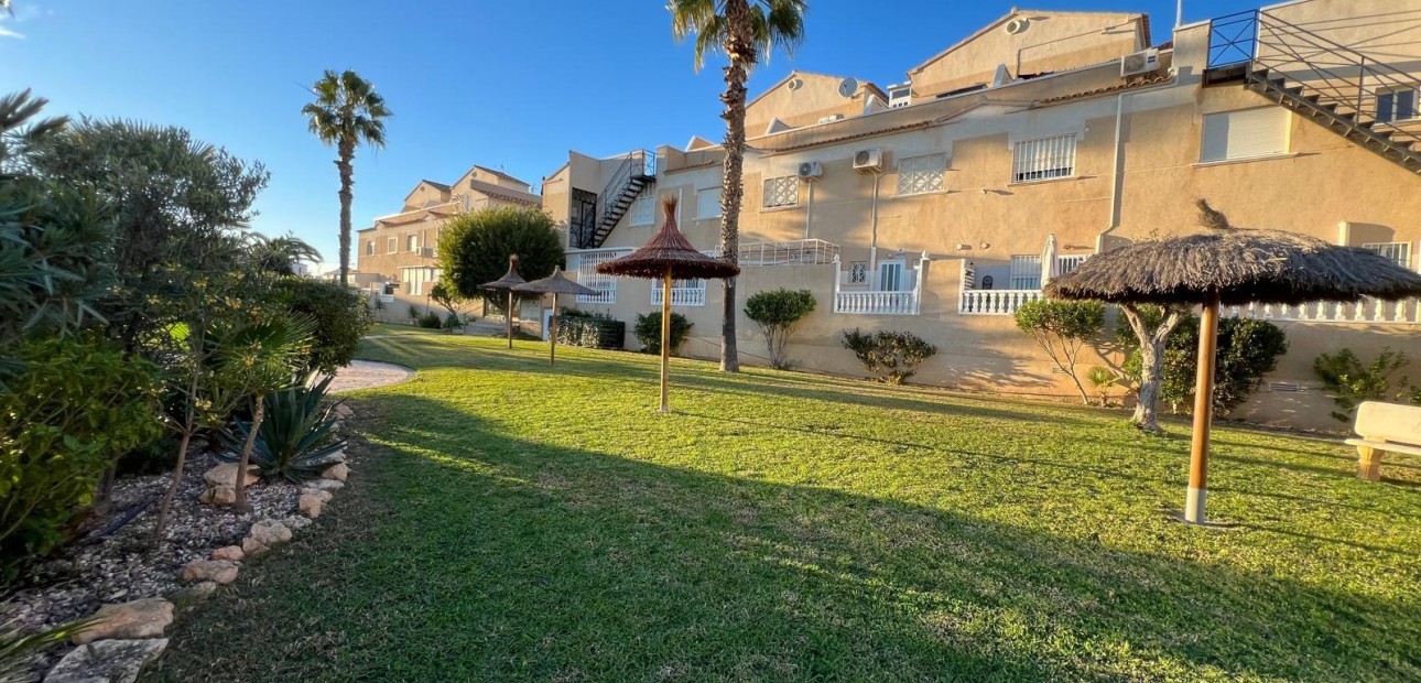 Venta - Villa -
Orihuela Costa - Los Almendros-La Florida