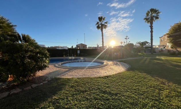 Venta - Villa -
Orihuela Costa - Los Almendros-La Florida