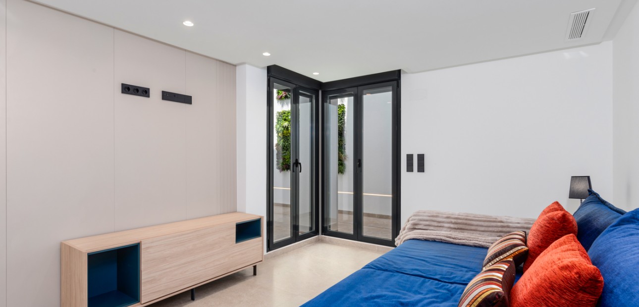 Sale - Detached Villa -
El Campello - El Amerador