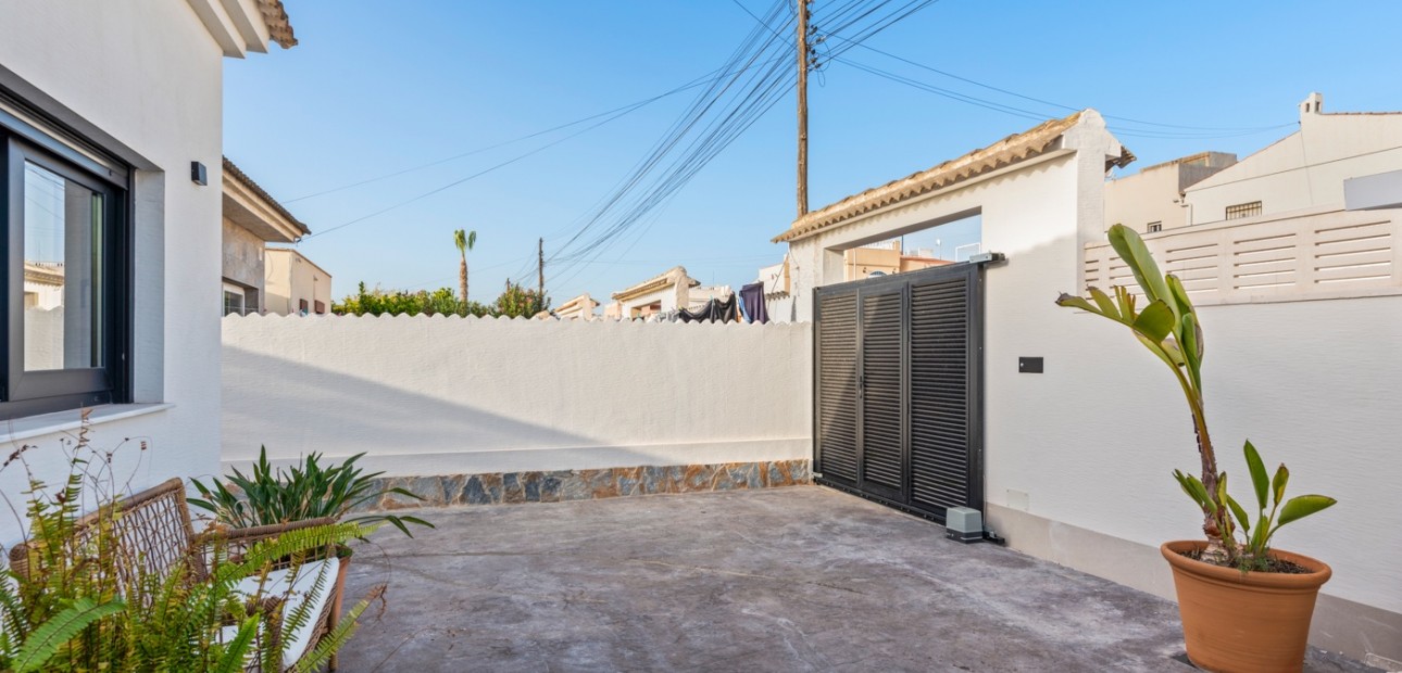 Venta - Detached Villa -
Torrevieja - El Chaparral