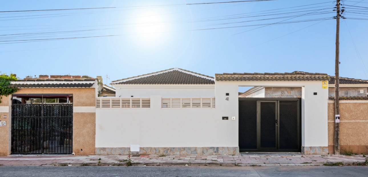 Venta - Detached Villa -
Torrevieja - El Chaparral