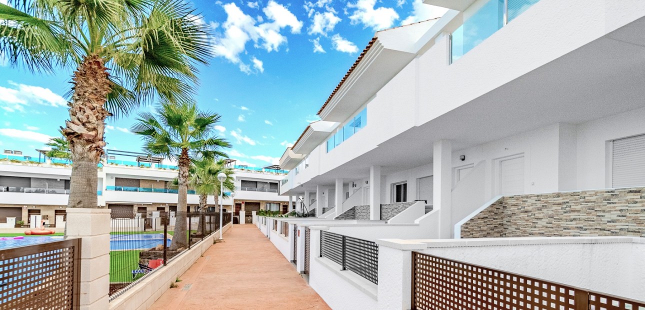 Venta - Adosado -
Torrevieja - Los Balcones