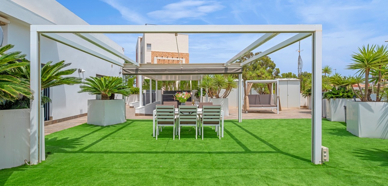 Venta - Detached Villa -
Orihuela Costa - Villamartin