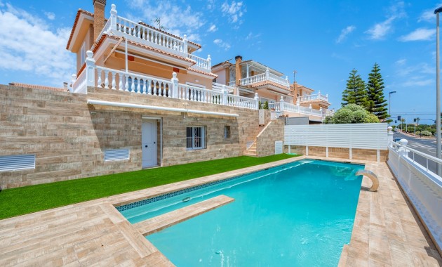 Herverkoop - Detached Villa -
Torrevieja