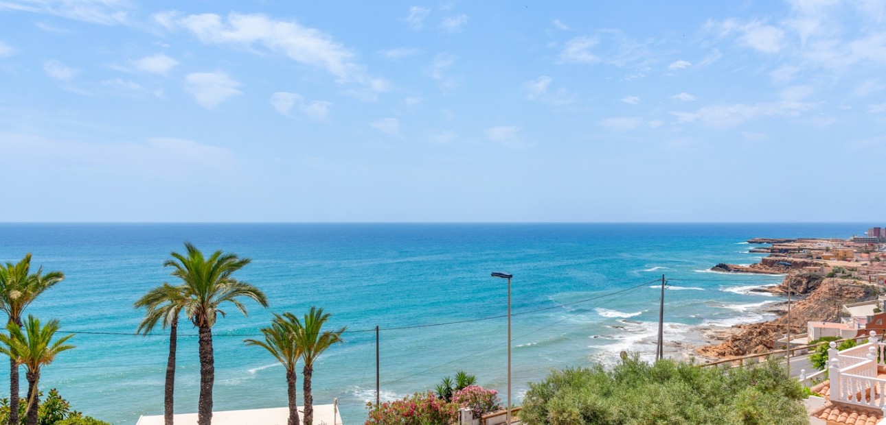 Herverkoop - Detached Villa -
Torrevieja