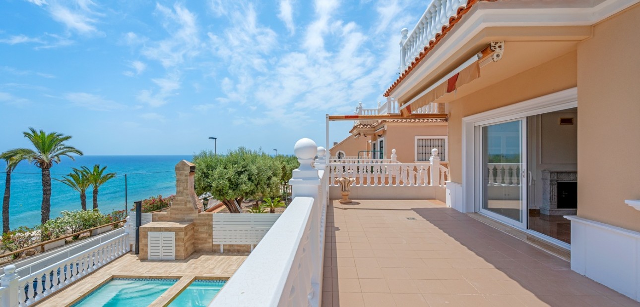 Herverkoop - Detached Villa -
Torrevieja