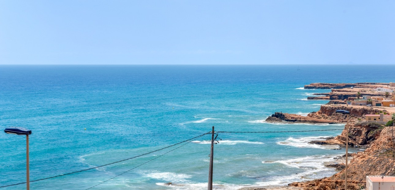 Herverkoop - Detached Villa -
Torrevieja