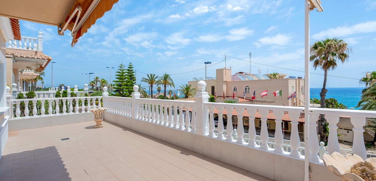 Herverkoop - Detached Villa -
Torrevieja