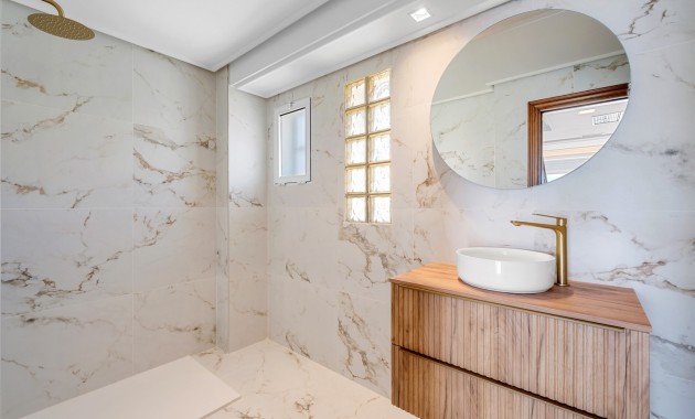 Herverkoop - Detached Villa -
Torrevieja