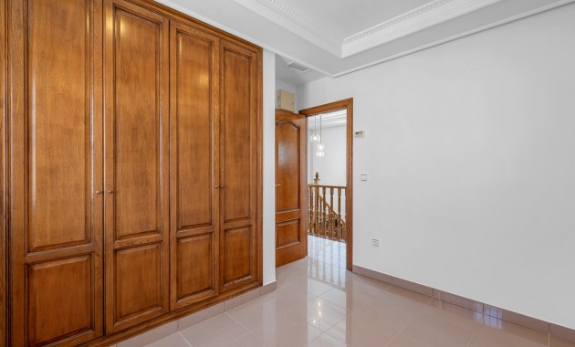 Herverkoop - Detached Villa -
Torrevieja