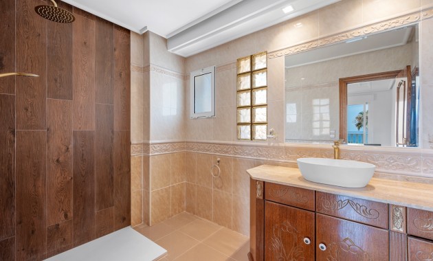 Herverkoop - Detached Villa -
Torrevieja