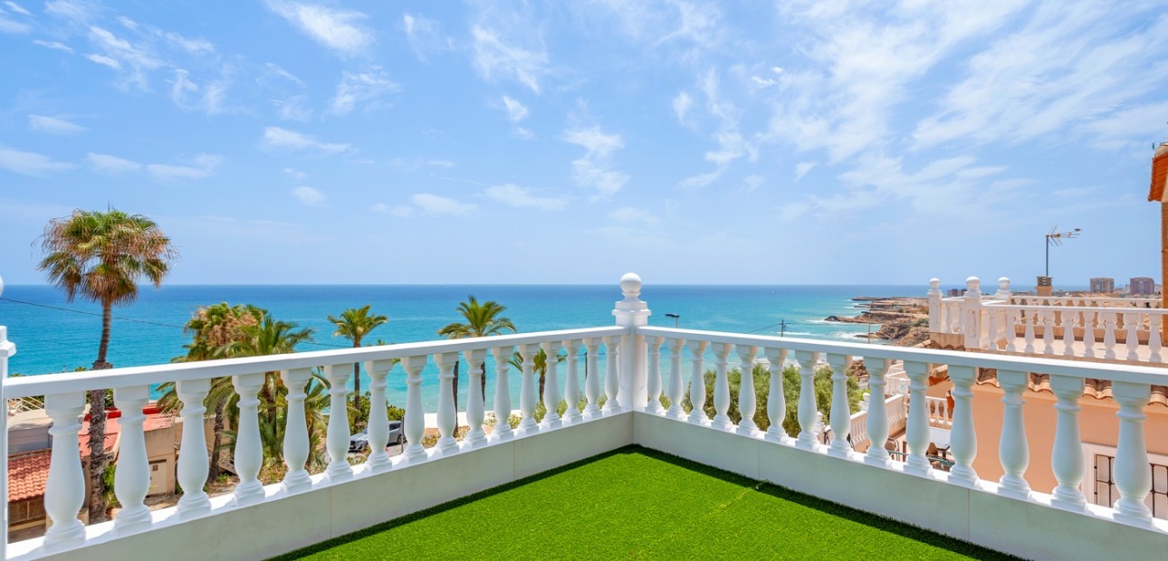 Herverkoop - Detached Villa -
Torrevieja