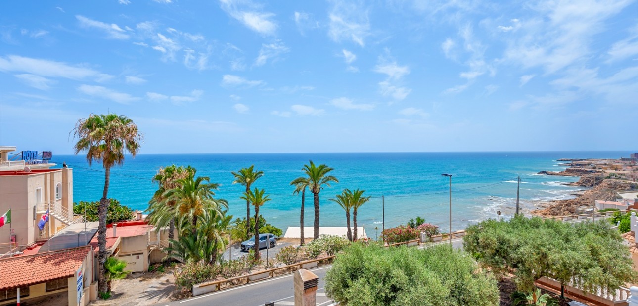 Herverkoop - Detached Villa -
Torrevieja