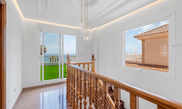 Herverkoop - Detached Villa -
Torrevieja