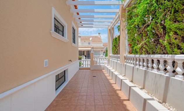 Herverkoop - Detached Villa -
Torrevieja