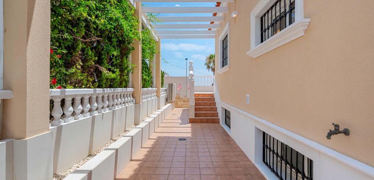 Herverkoop - Detached Villa -
Torrevieja
