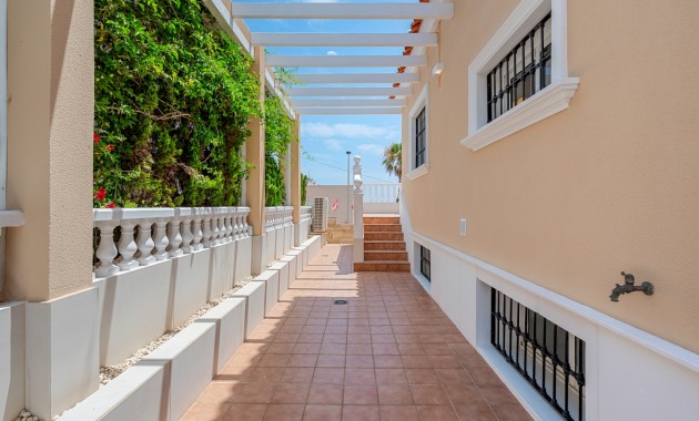 Herverkoop - Detached Villa -
Torrevieja