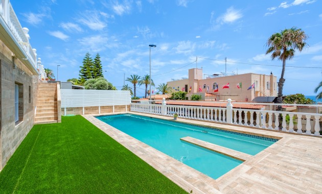 Herverkoop - Detached Villa -
Torrevieja