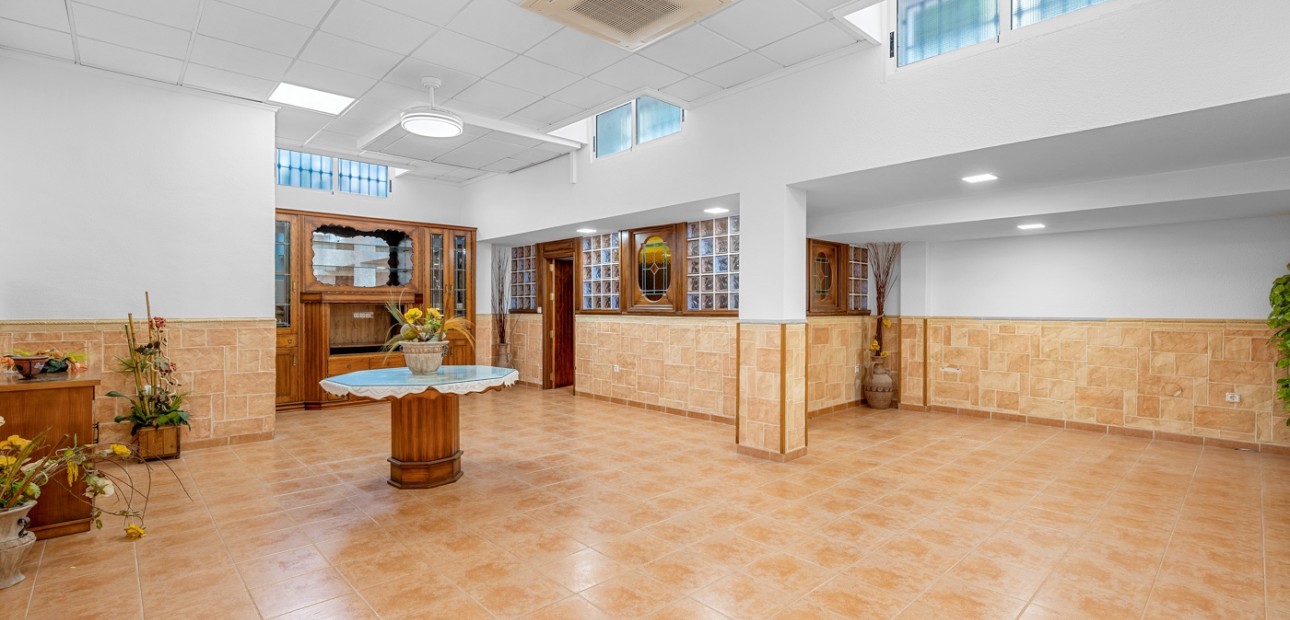 Herverkoop - Detached Villa -
Torrevieja