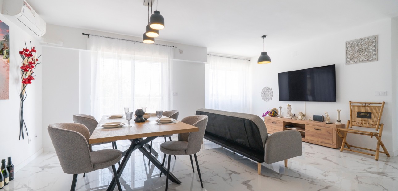 Venta - Apartamento / piso -
Orihuela Costa - Punta Prima