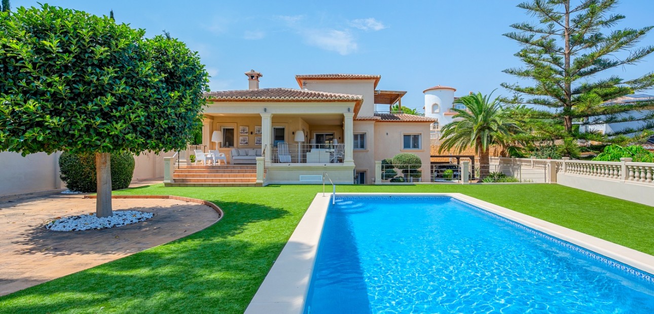 Sale - Detached Villa -
Benissa