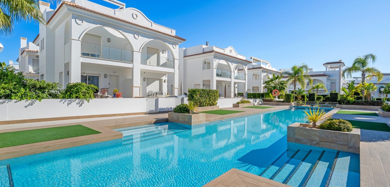 Venta - Semi Detached Villa -
Ciudad Quesada - Doña Pepa