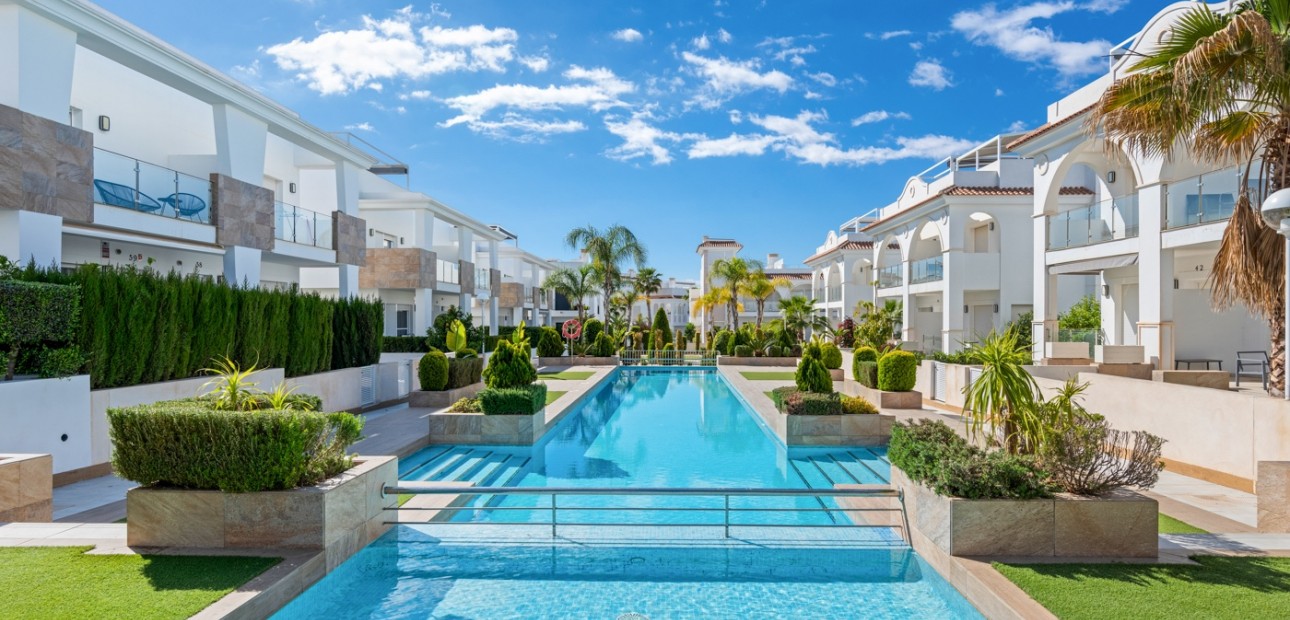 Venta - Semi Detached Villa -
Ciudad Quesada - Doña Pepa