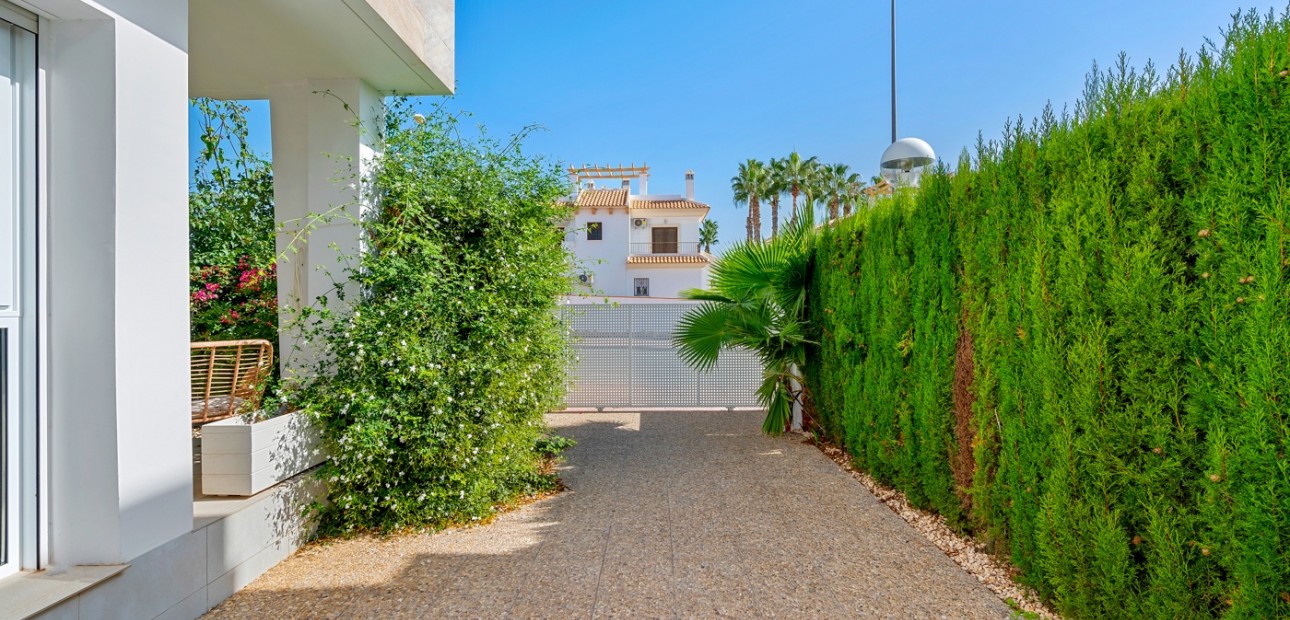 Venta - Semi Detached Villa -
Ciudad Quesada - Doña Pepa