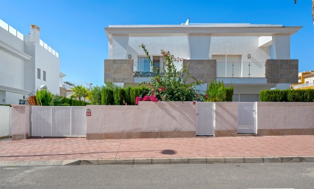 Venta - Semi Detached Villa -
Ciudad Quesada - Doña Pepa