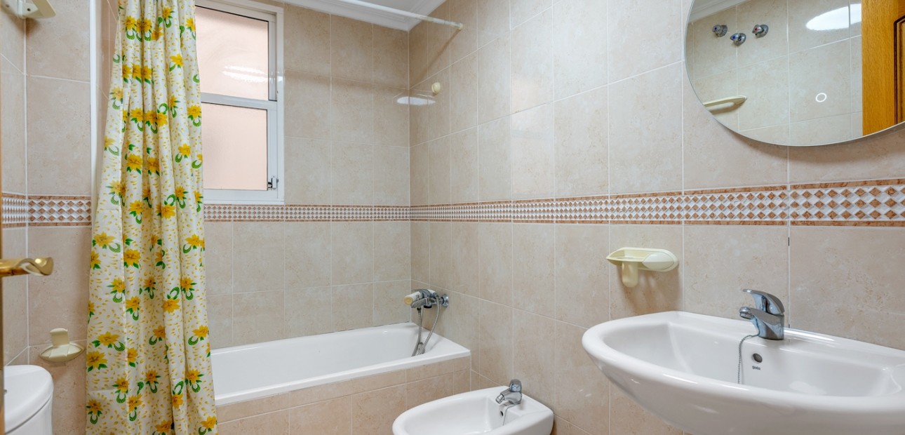 Venta - Apartamento / piso -
Torrevieja - Torrevieja - Centre