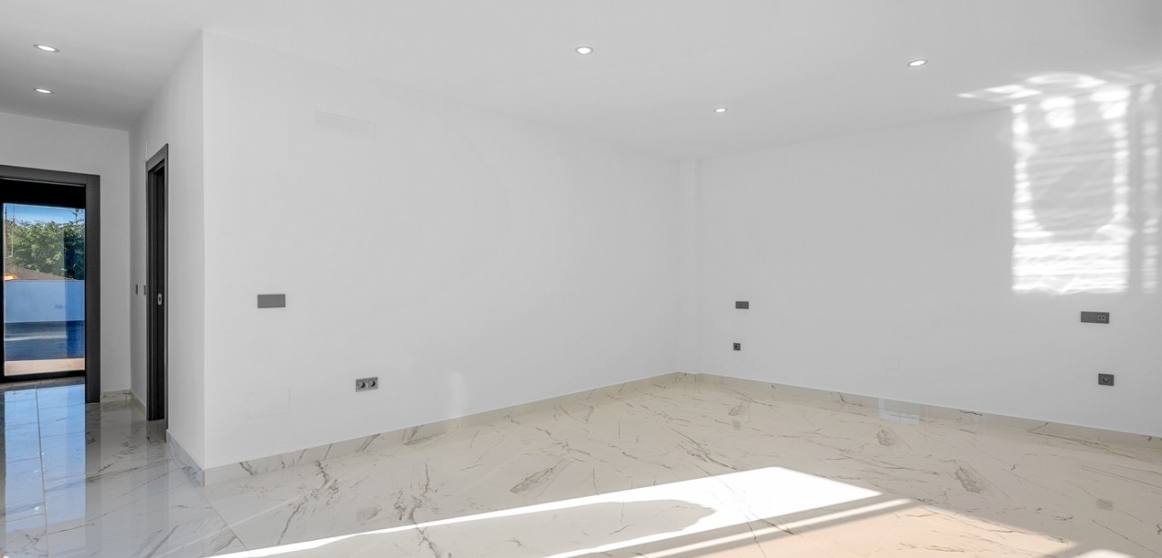 Venta - Detached Villa -
Campoamor