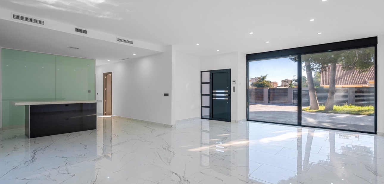 Venta - Detached Villa -
Campoamor