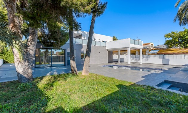 Venta - Detached Villa -
Campoamor