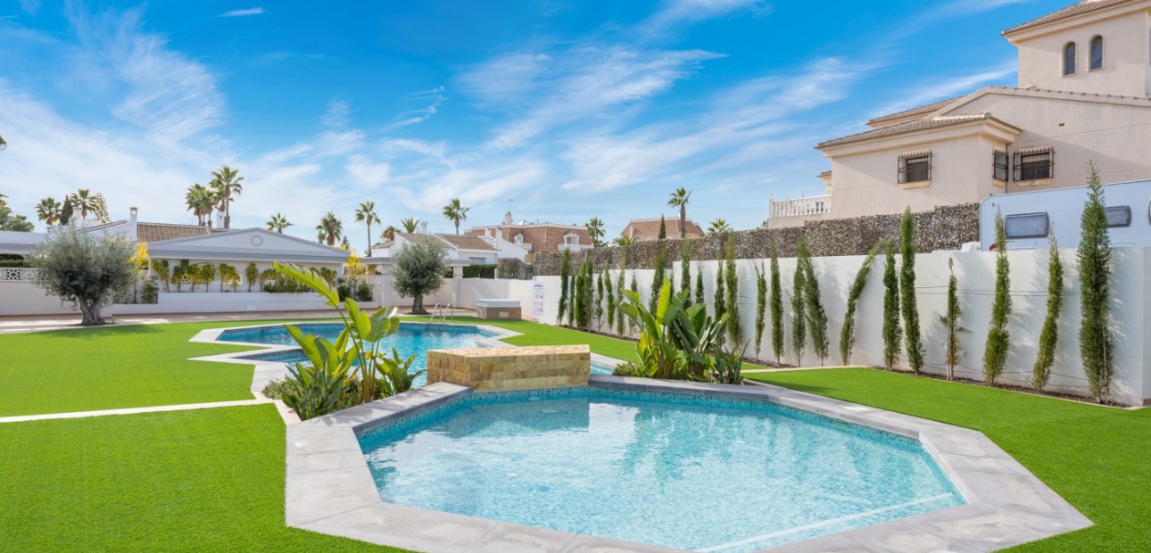 Venta - Apartamento / piso -
Ciudad Quesada - Rojales