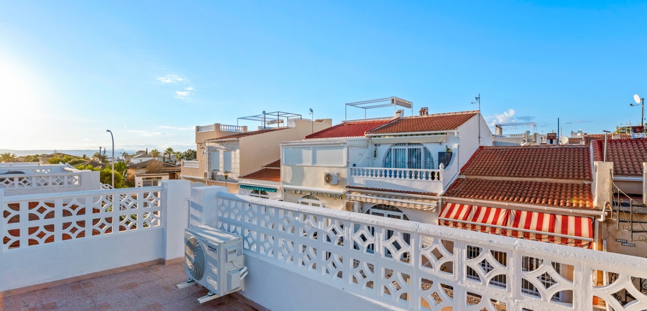 Venta - Bungalow -
Torrevieja - El Chaparral