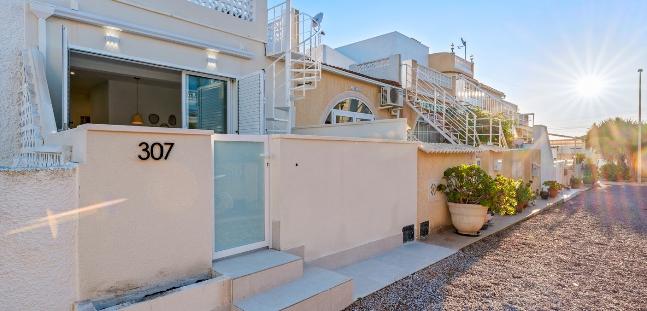 Venta - Bungalow -
Torrevieja - El Chaparral