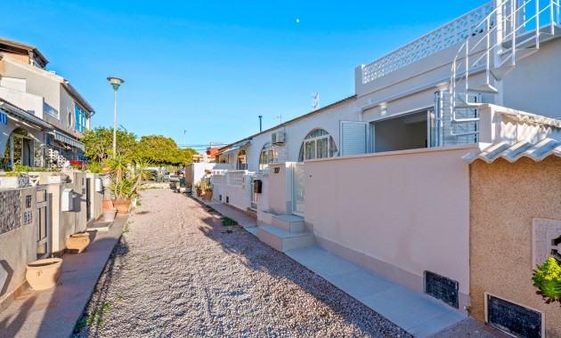 Venta - Bungalow -
Torrevieja - El Chaparral