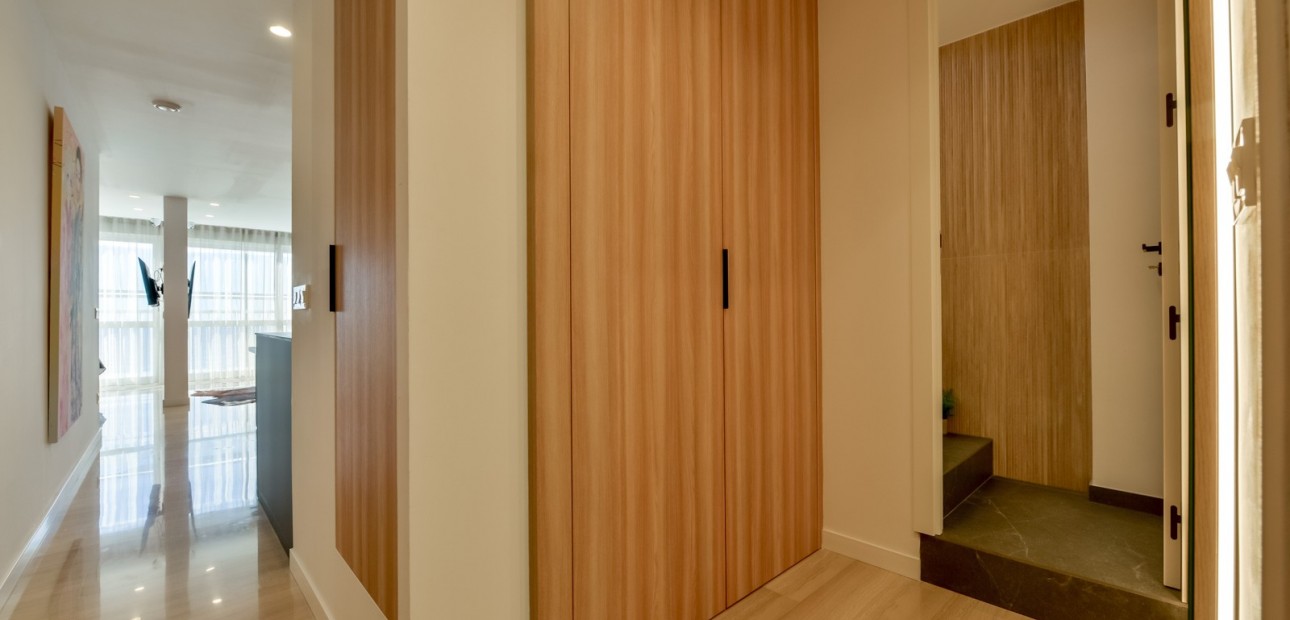 Herverkoop - duplex -
Altea