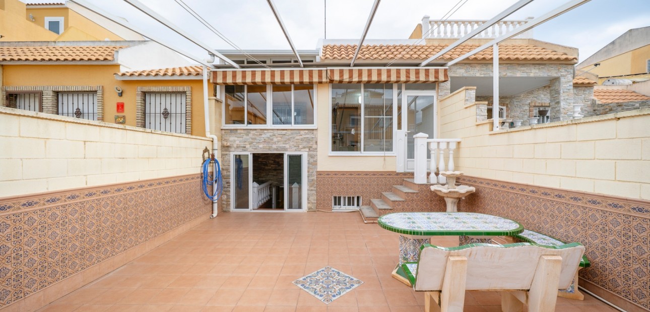 Venta - Adosado -
Ciudad Quesada - Doña Pepa