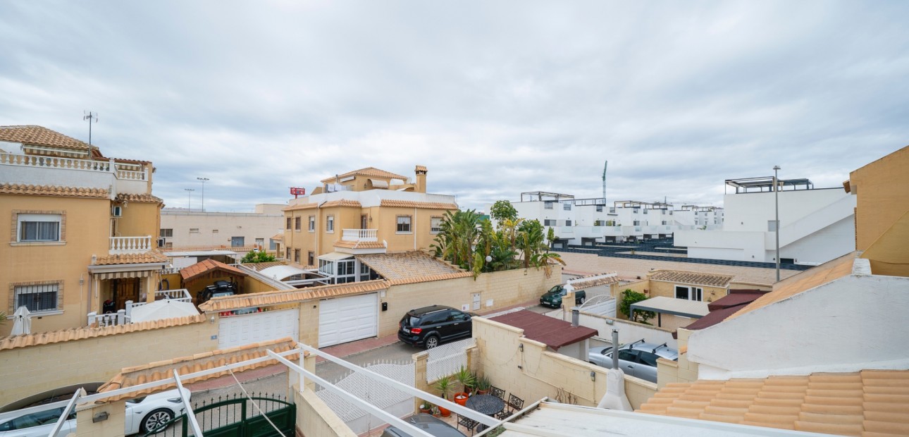 Venta - Adosado -
Ciudad Quesada - Doña Pepa