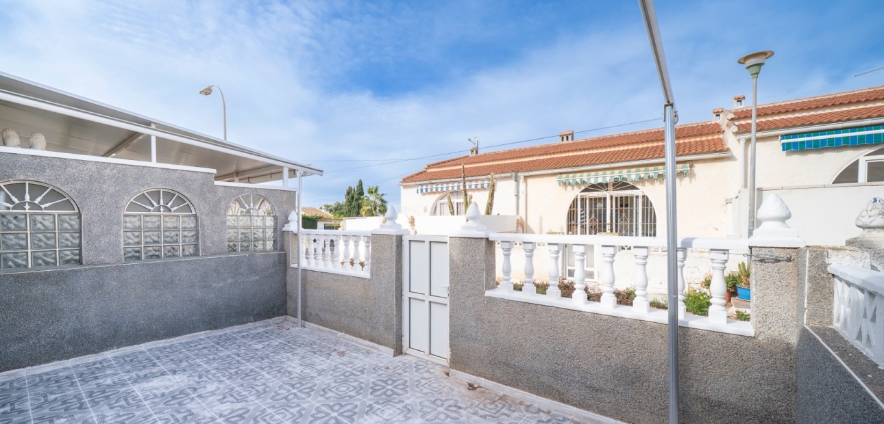 Herverkoop - Bungalow -
Torrevieja - El Chaparral