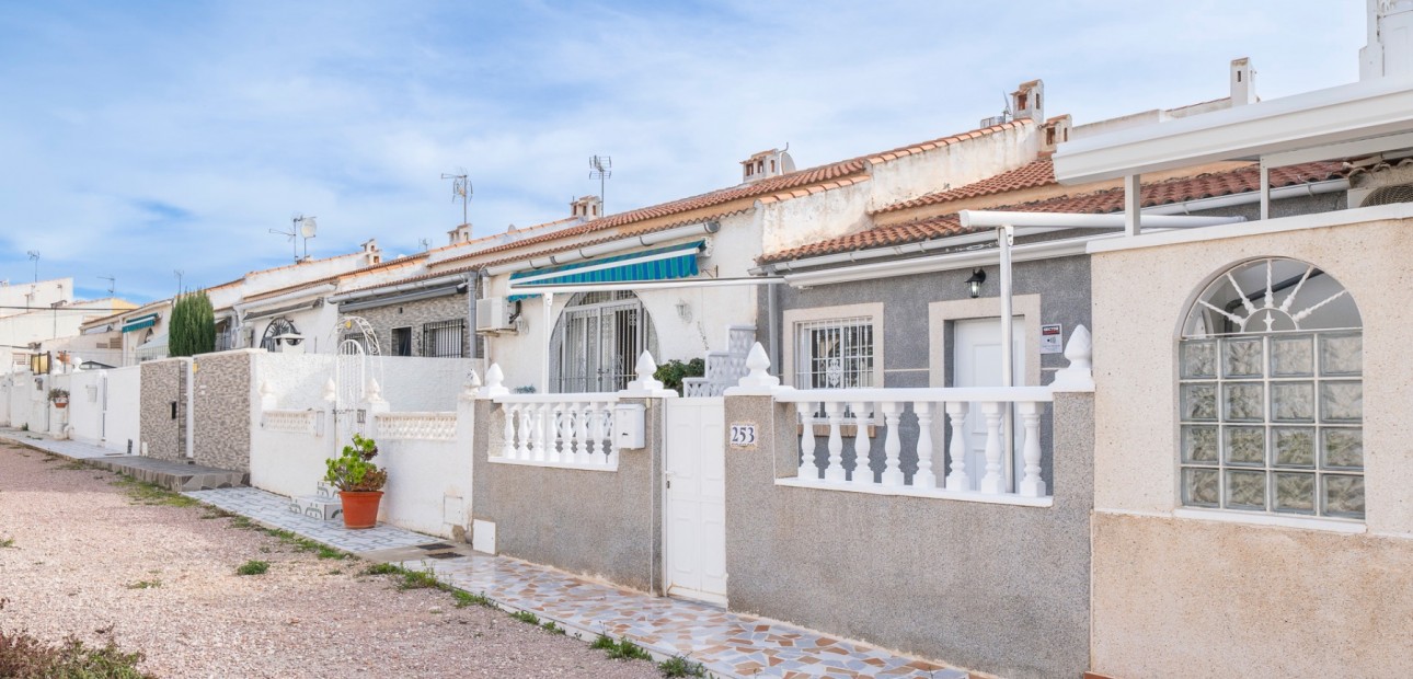 Herverkoop - Bungalow -
Torrevieja - El Chaparral